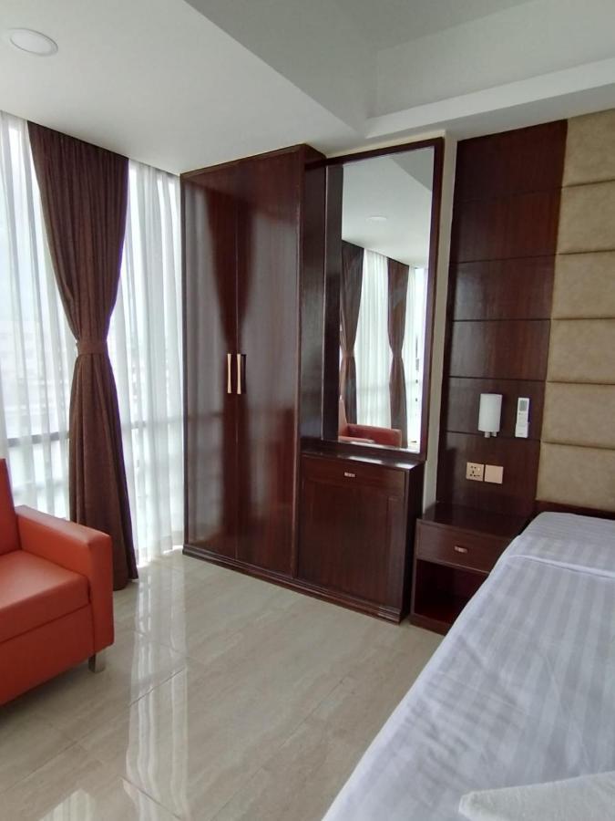 White Park Hotel & Suites Chittagong Buitenkant foto