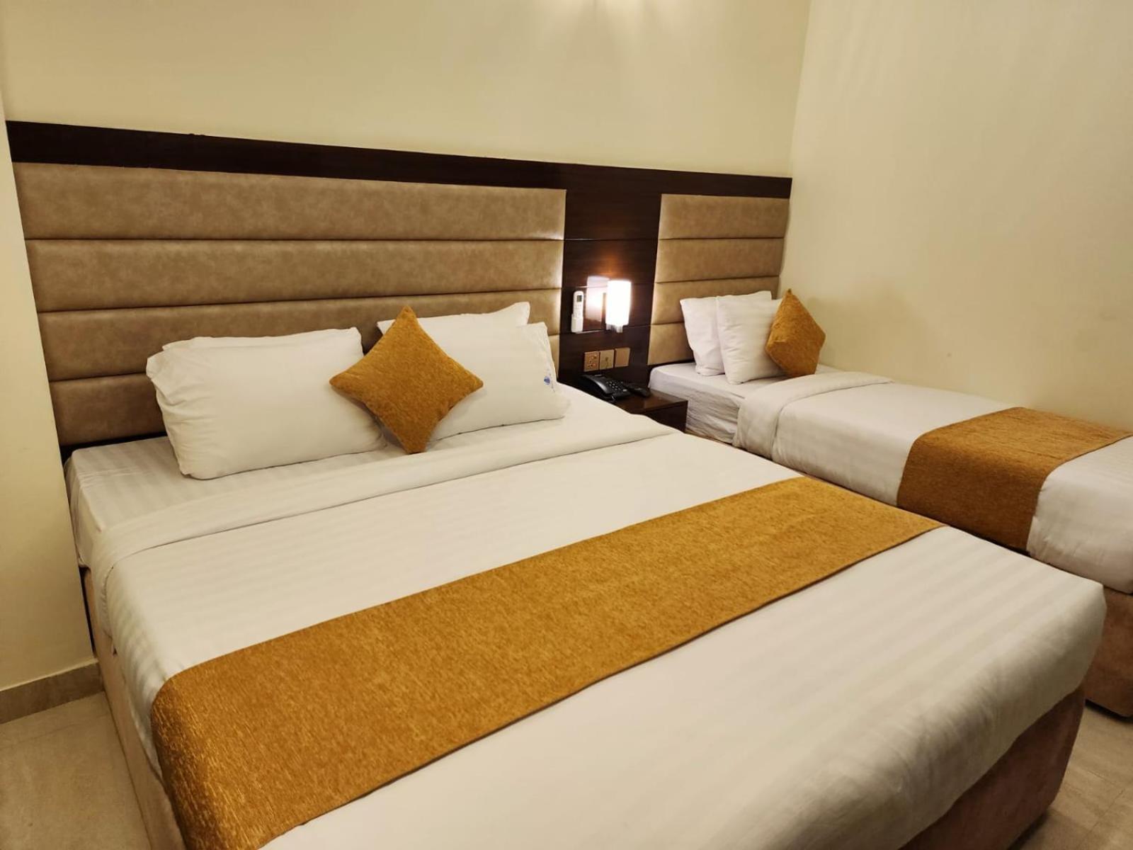 White Park Hotel & Suites Chittagong Buitenkant foto