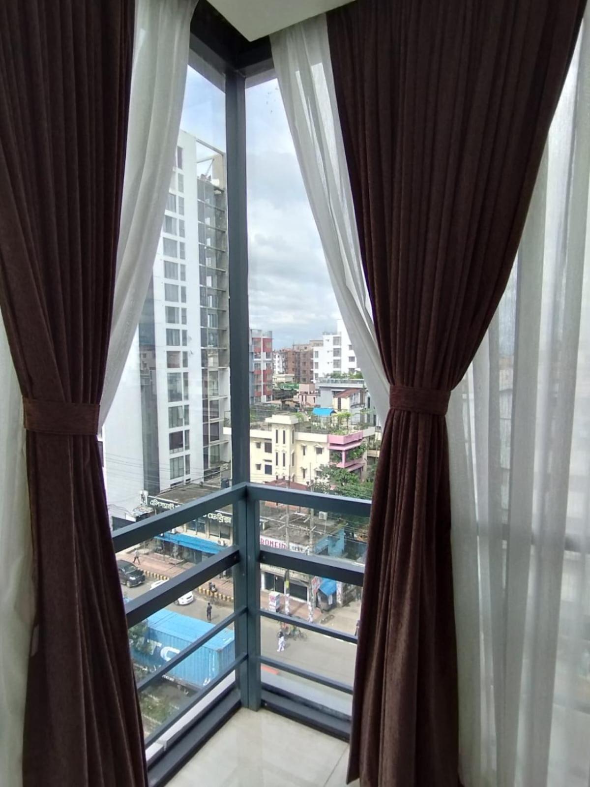 White Park Hotel & Suites Chittagong Buitenkant foto